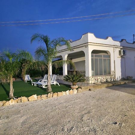 Casa Vacanze Reginotte 巴莱斯特拉泰 外观 照片