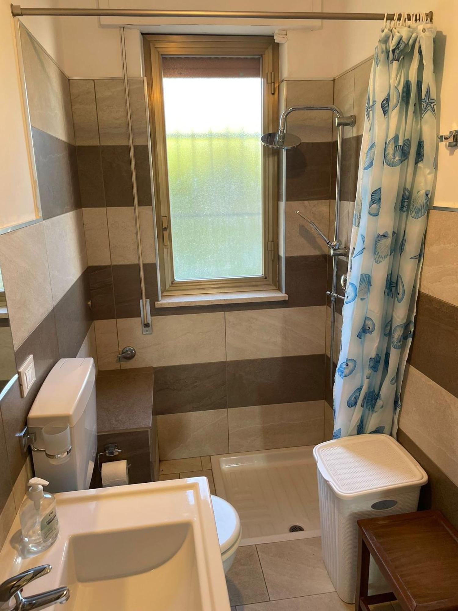 Casa Vacanze Reginotte 巴莱斯特拉泰 外观 照片