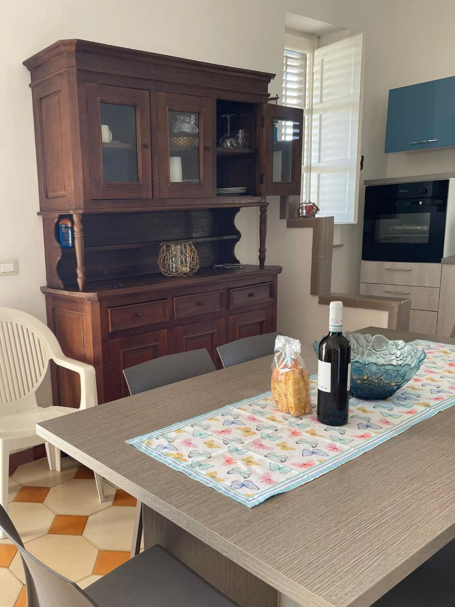 Casa Vacanze Reginotte 巴莱斯特拉泰 外观 照片