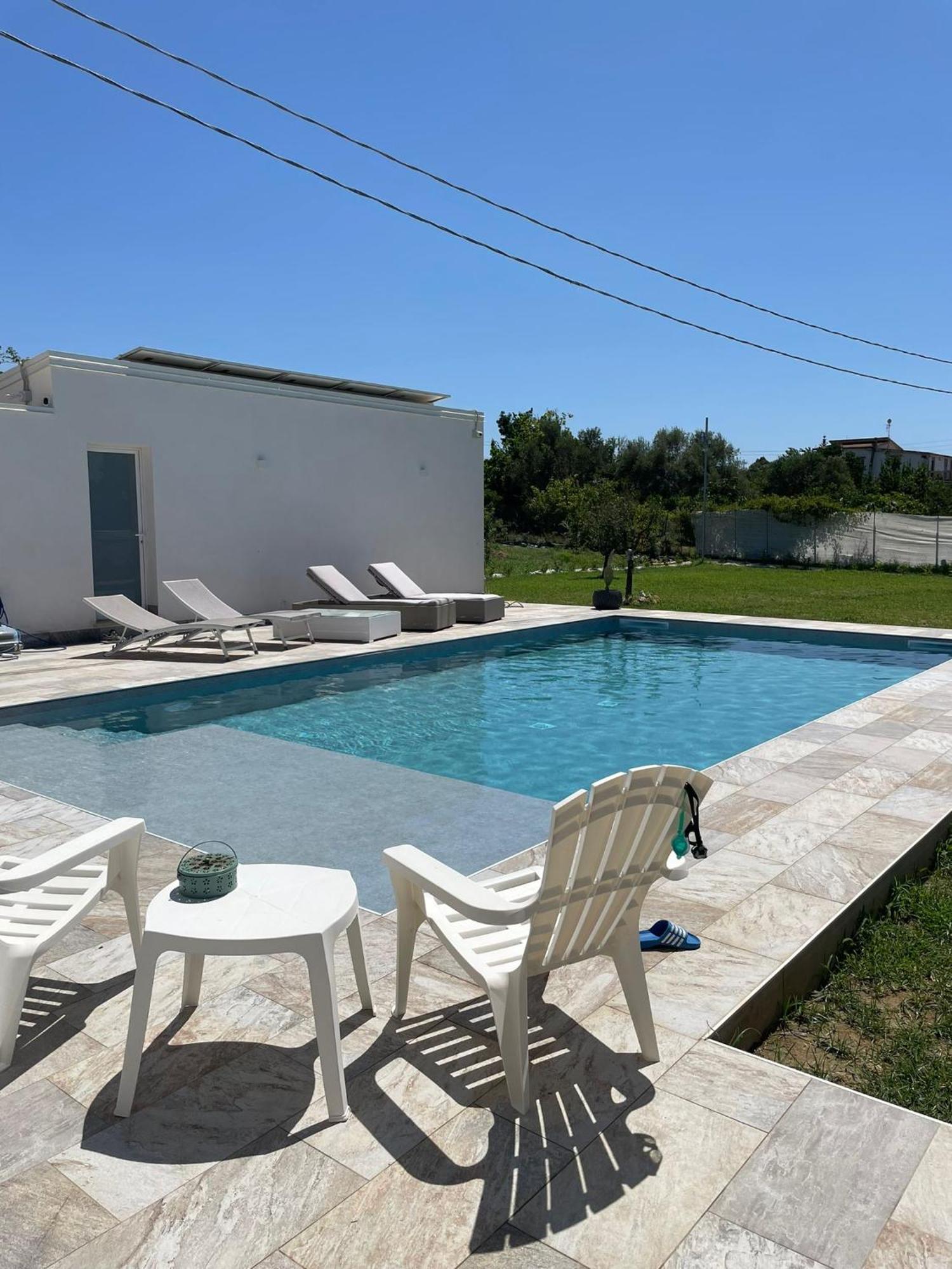 Casa Vacanze Reginotte 巴莱斯特拉泰 外观 照片