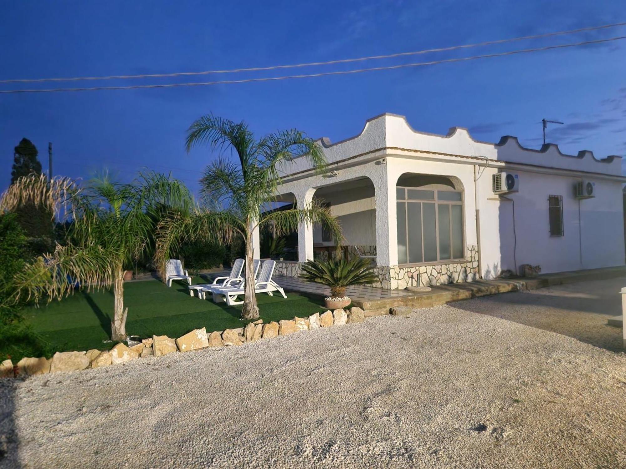 Casa Vacanze Reginotte 巴莱斯特拉泰 外观 照片