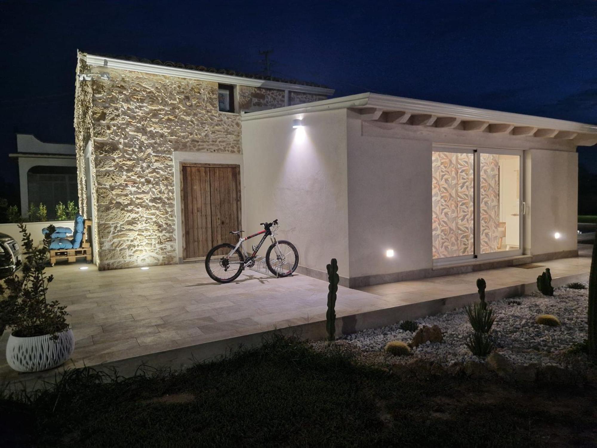 Casa Vacanze Reginotte 巴莱斯特拉泰 外观 照片
