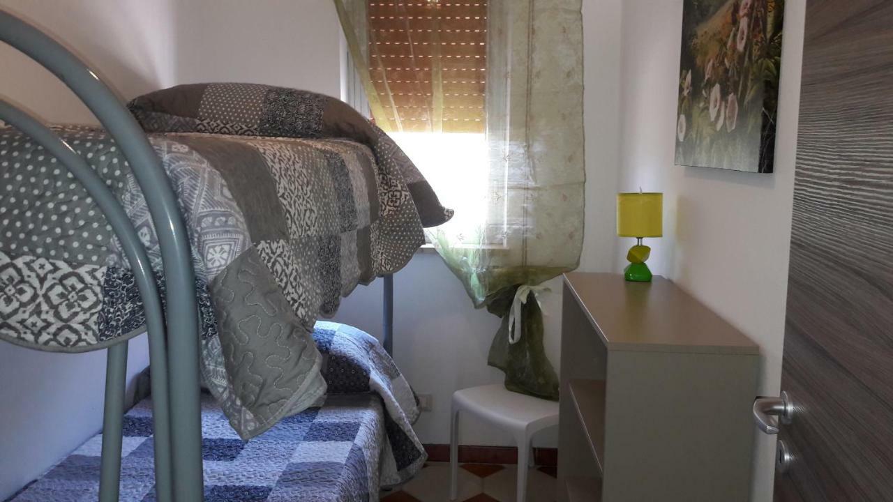 Casa Vacanze Reginotte 巴莱斯特拉泰 外观 照片