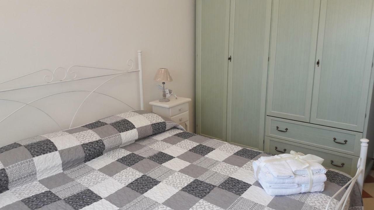 Casa Vacanze Reginotte 巴莱斯特拉泰 外观 照片