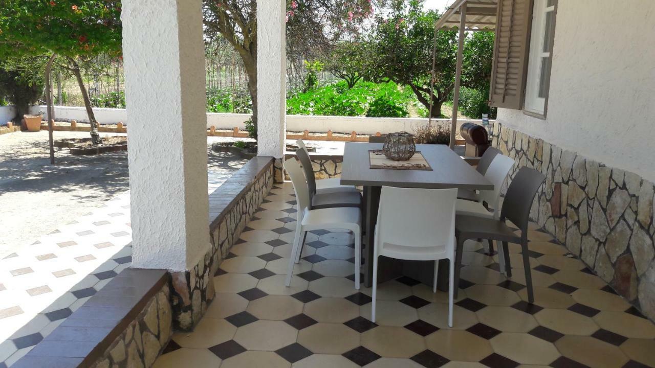 Casa Vacanze Reginotte 巴莱斯特拉泰 外观 照片